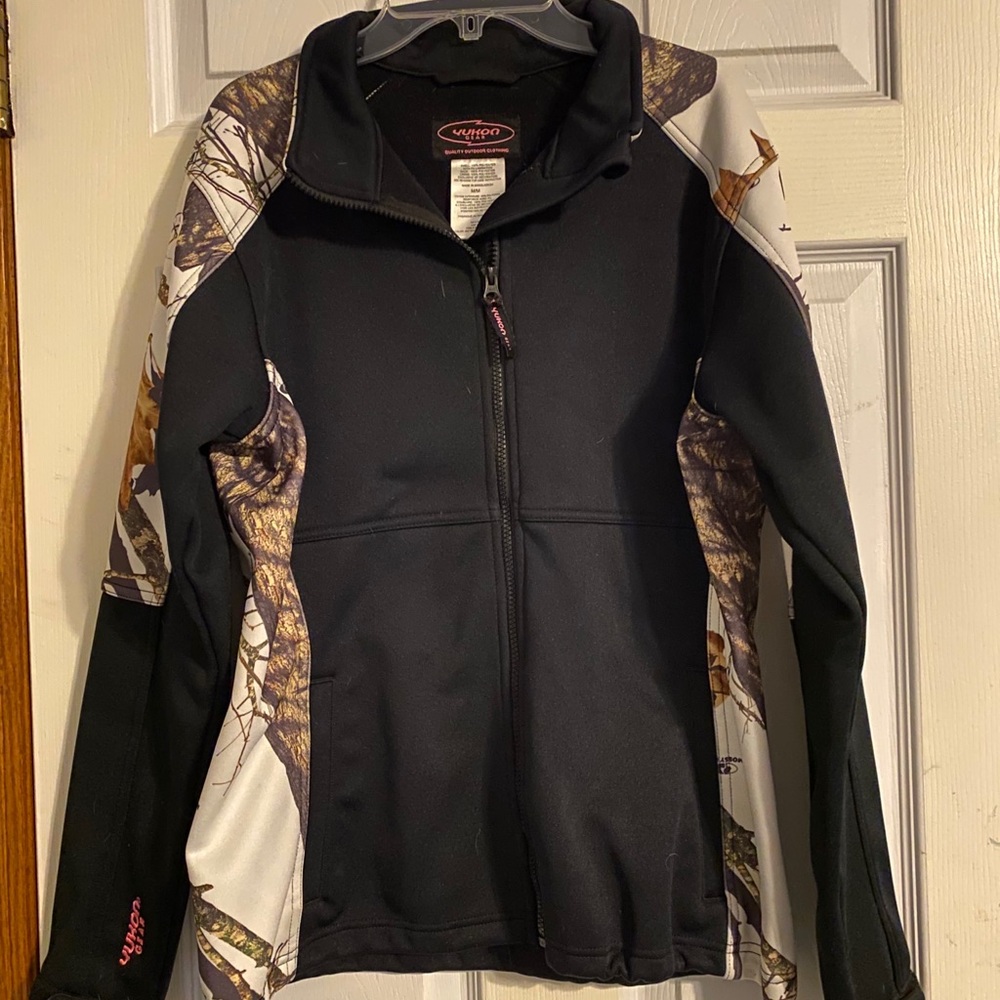 Yukon white camo and black light jacket